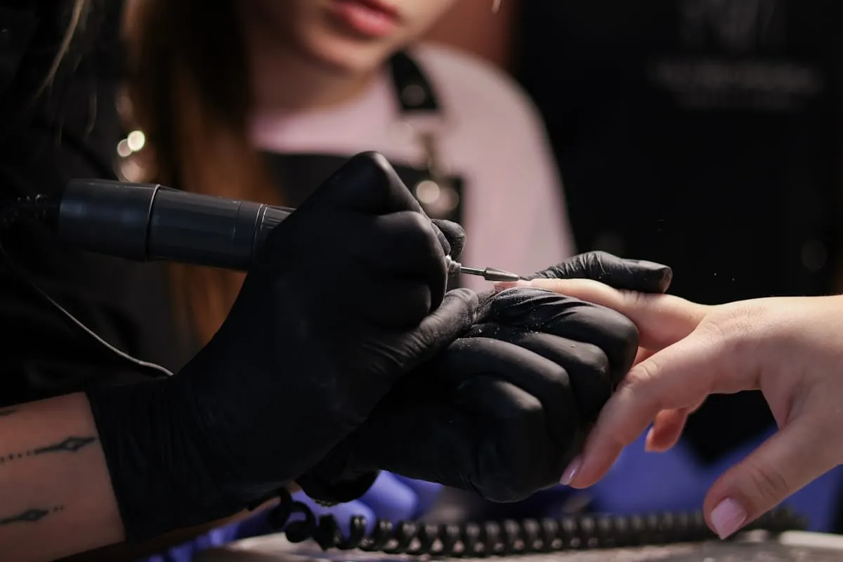 Elegantni nohti in sodoben nail art